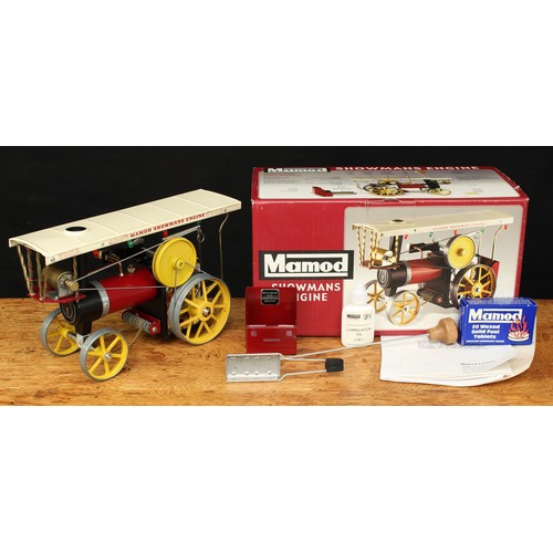 5059 - A Mamod live steam Showmans engine, maroon body with cream canopy, yellow spoked wheels and yellow f... 
