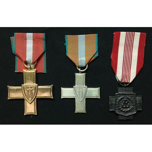 10 - Polish Order Krzyza Grunwaldu, Order of Grunwald 1st class and Order of Grunwald 2nd class. Ribbon t... 