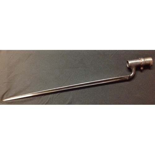 27 - Socket bayonet for use with the Pattern 1853 Enfield Rifle-Musket. Triangular blade 430mm in length,... 