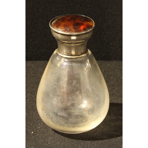 58 - A George V silver and faux tortoiseshell scent bottle, Birmingham 1921