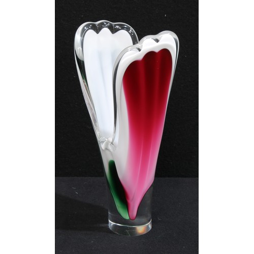 41 - A Flygsfors Coquille art glass vase, 26cm high, mid-20th century