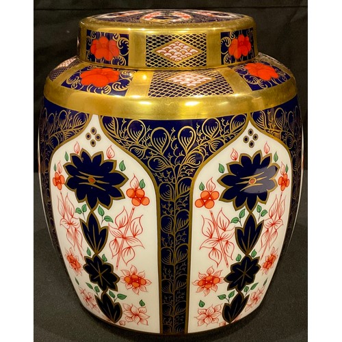 14 - A Royal Crown Derby Imari palette 1128 pattern ovoid ginger jar and cover, solid gold band, 18.5cm, ... 