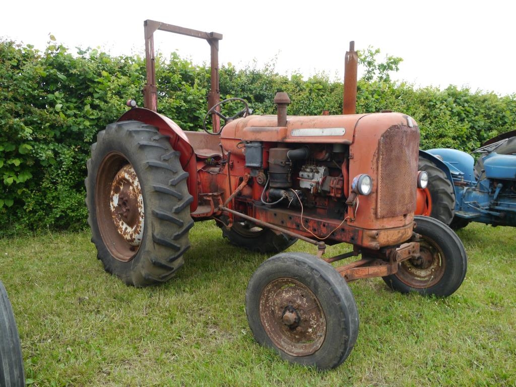 Nuffield 10/60 tractor with roll bar. Runs. SN. 88159+VAT