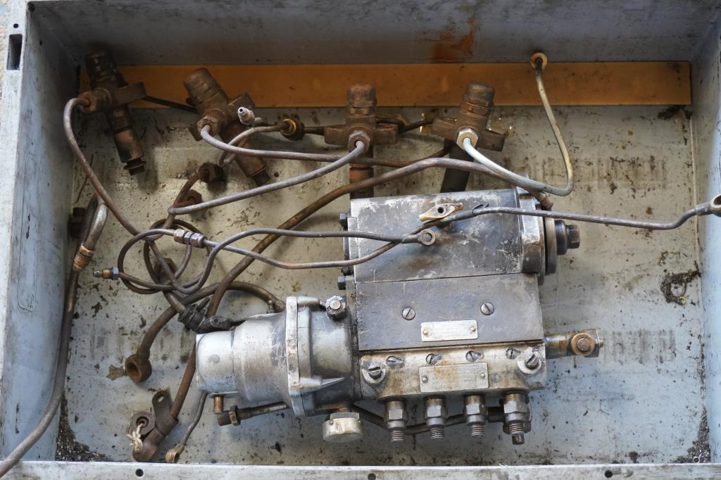 Ferguson TEF diesel pump and injectors