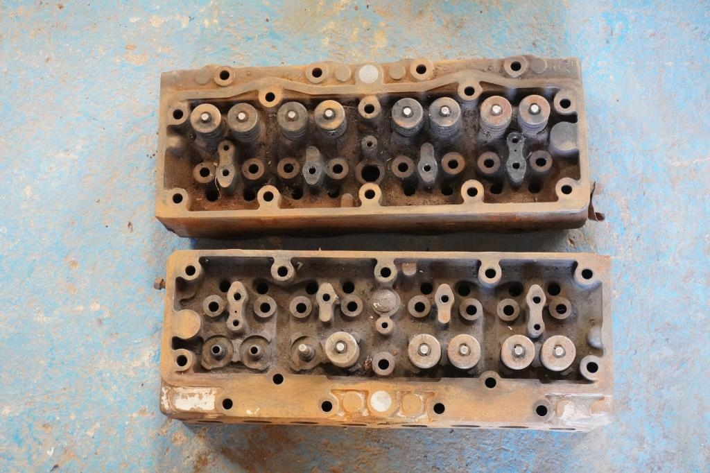 Ferguson TEF diesel cylinder heads