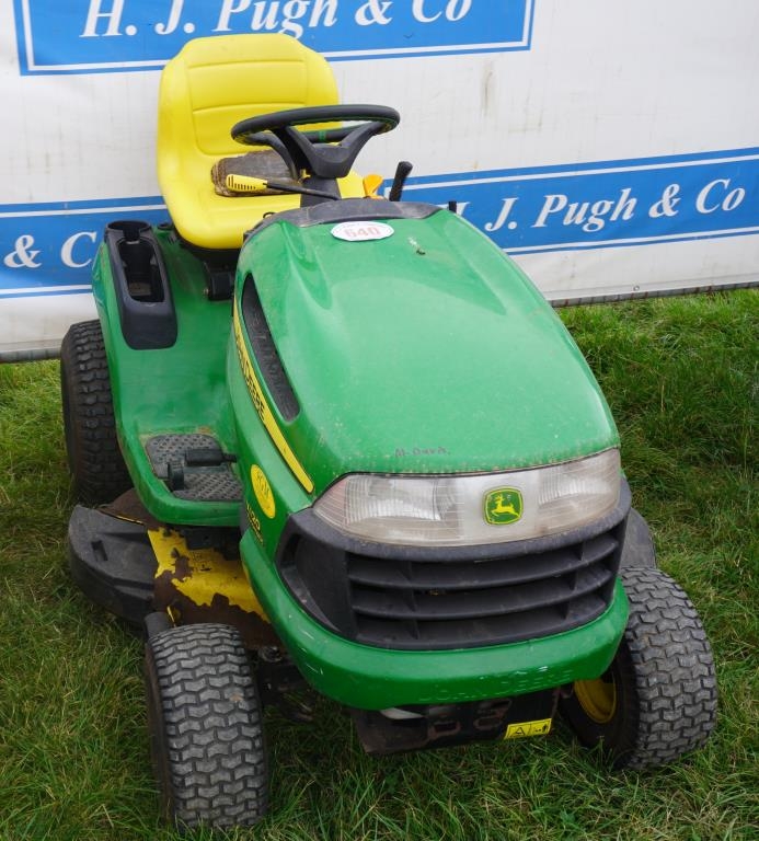 John Deere X120 automatic ride on mower