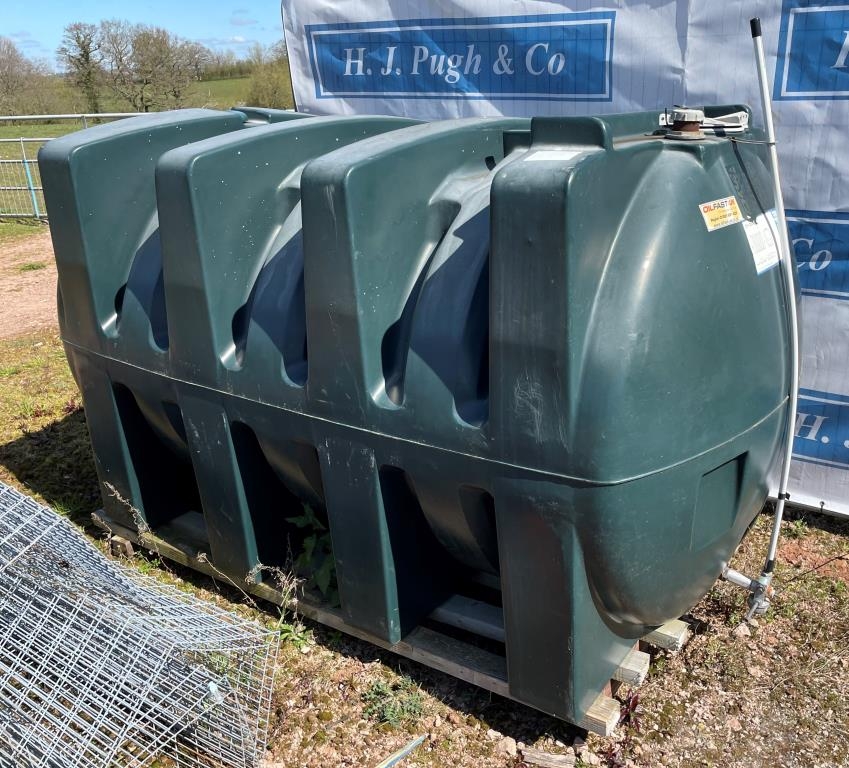 Poly fuel tank 2500L