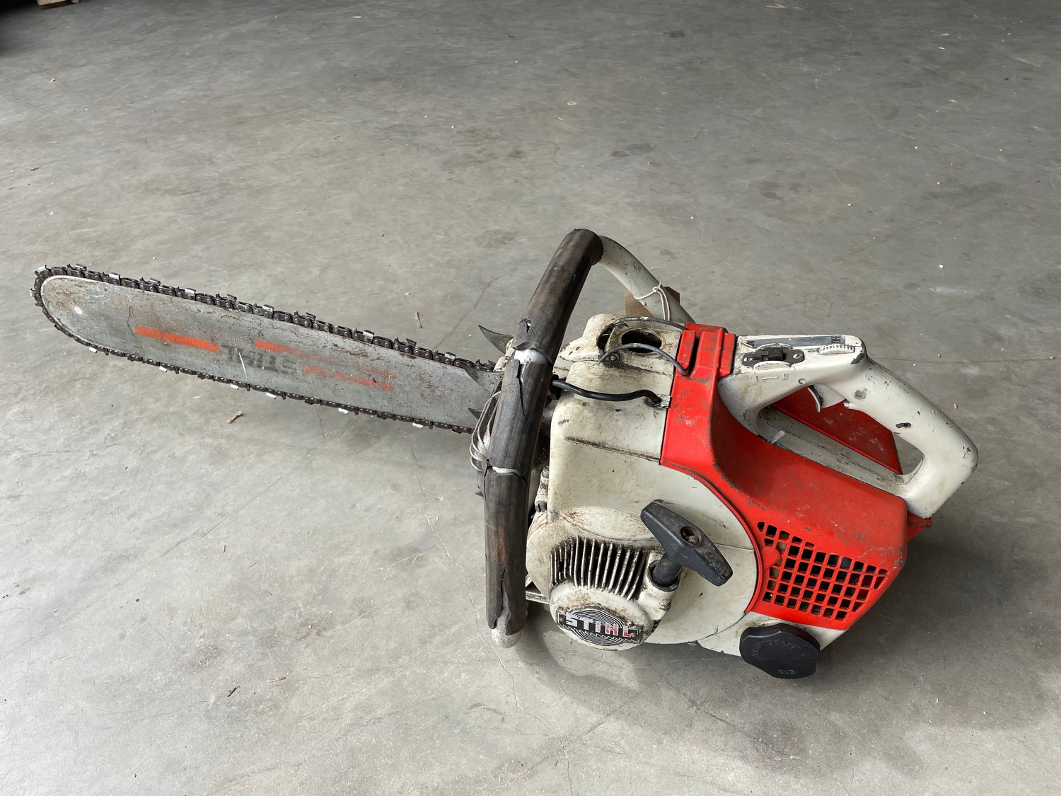 Stihl 07-5 chainsaw. No plug