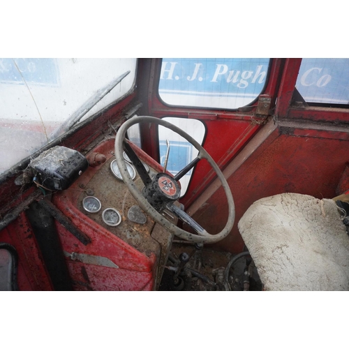 38 - Massey Ferguson 165 tractor with loader. 1969. Dry brakes. 5824hrs. 203 engine, been used on farm SN... 