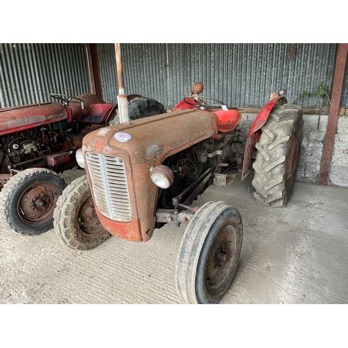 41 - Massey Ferguson 35 4 cylinder tractor. Runs
