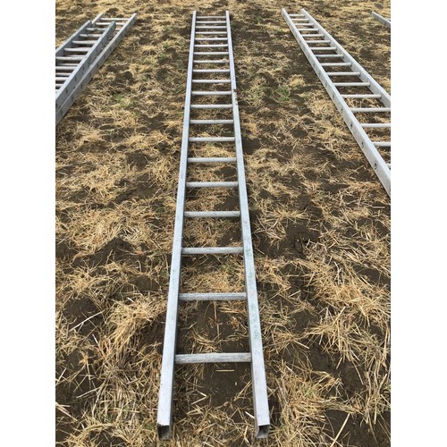 35 - Aluminium ladder 15ft