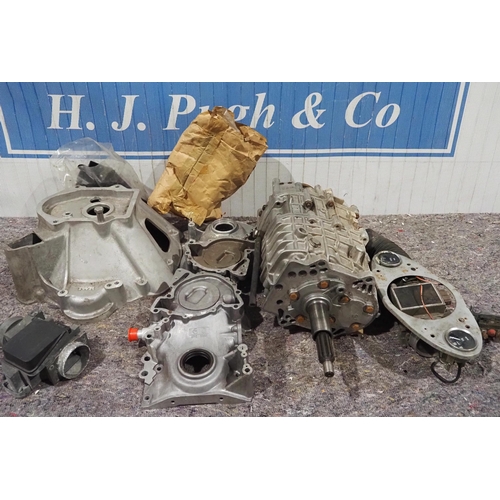 55 - Getrag BMW gearbox, part No. 262.0.051090, TWR bell housing, 2 crankcases and other parts