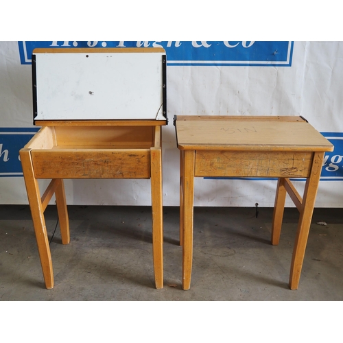 36 - 2- Single school desks