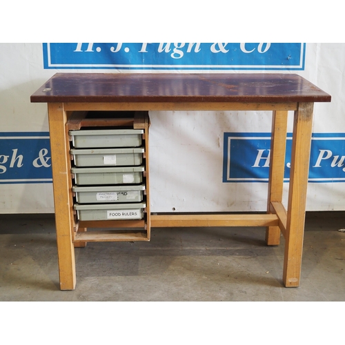 42 - Science lab desk with 5 drawers 47x24