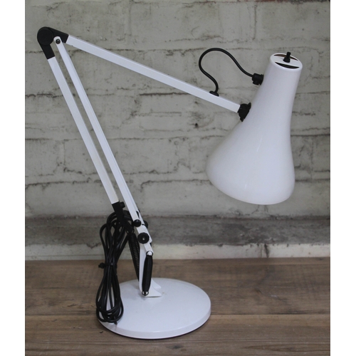 478 - A modern Anglepoise lamp.