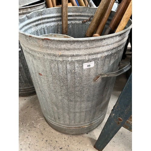 40 - A galvanised dust bin