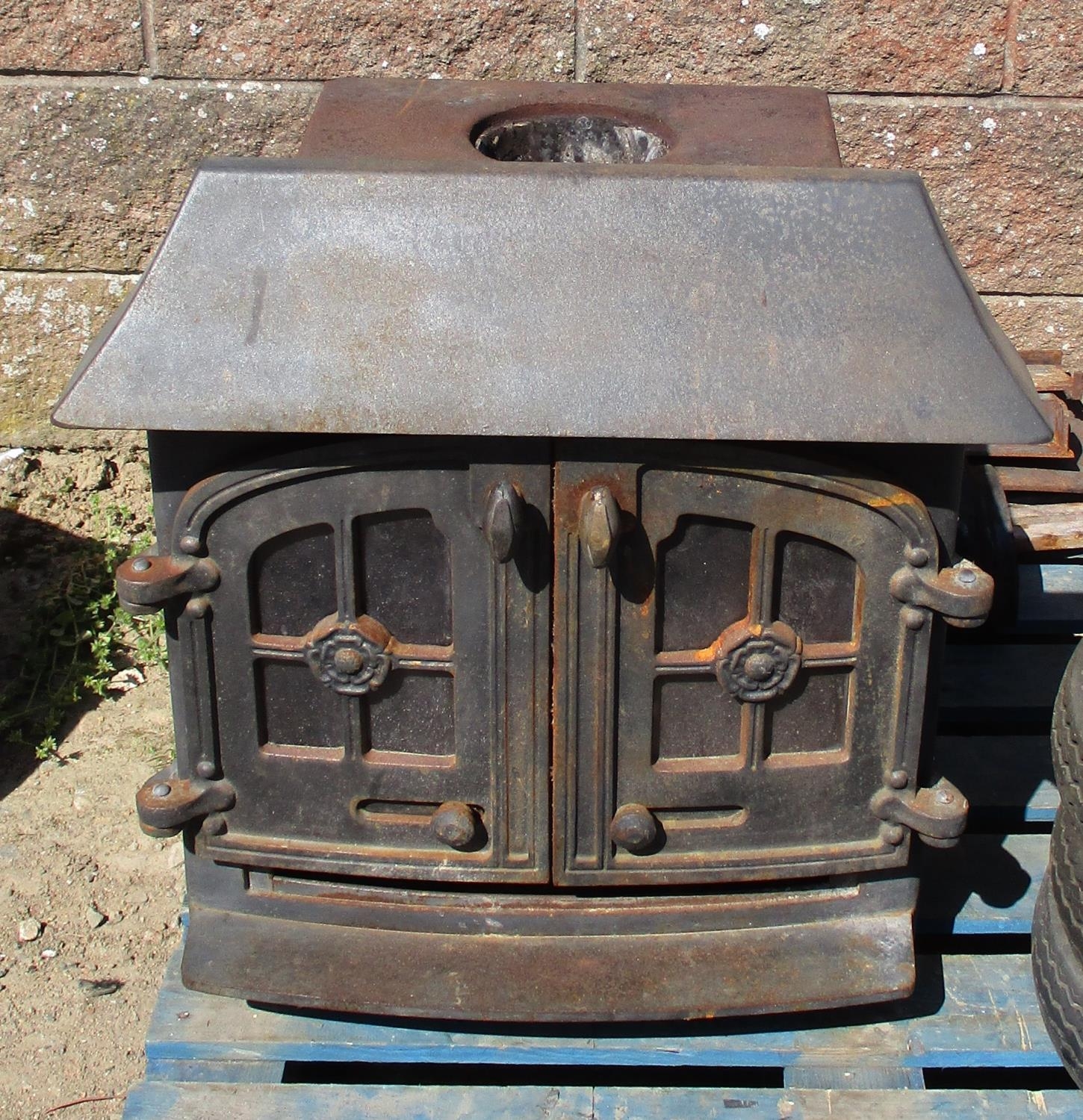 A cast iron multi stove