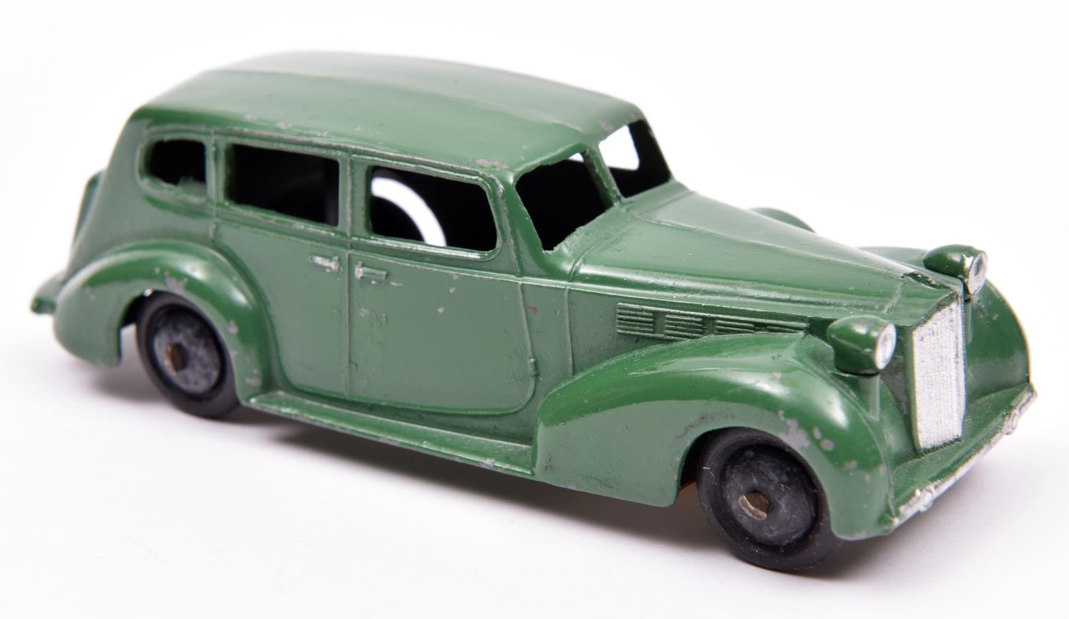 Dinky Toys 39 Series Packard Super Eight Tourer 39a. An early pre-war ...