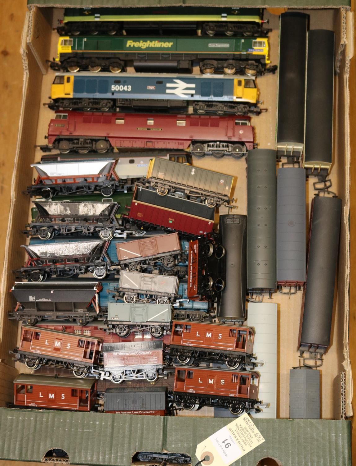 Quantity of OO gauge railway including Lima, Mainline etc. 6 diesel ...