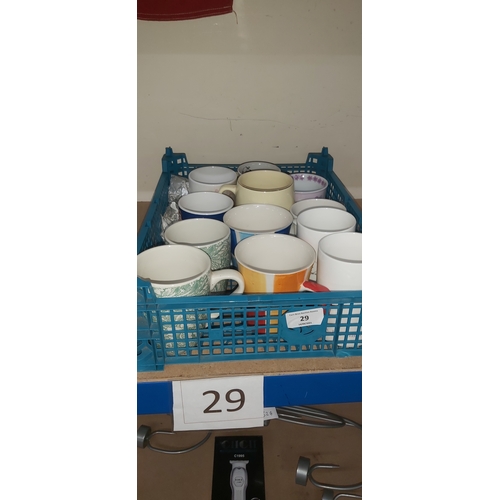 29 - box 12 mugs