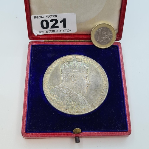 21 - Sterling Silver large Edward 7th Coronation 1902 Medallion in fitted box.