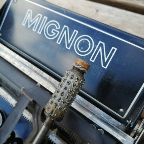 322 - Rare, 1923 Mignon 4 typewriter in wooden case in lovely condition. Very rare beast
