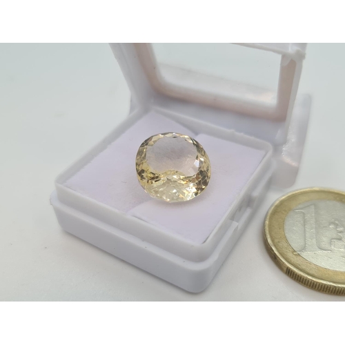 455 - Natural bright Citrine stone 8.3 cts. Lovely shimmer and sparkle