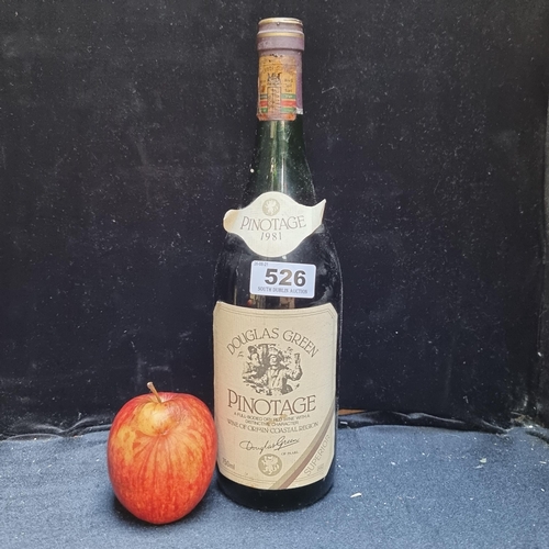 526 - Douglas Green Pinotage, of Paarl. Superior wine, 750 ml. 1981.
