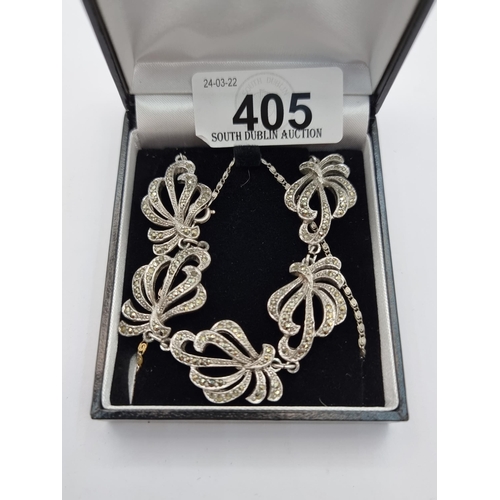 An attractive as new floral design marcasite necklace. Length of necklace 40cm.