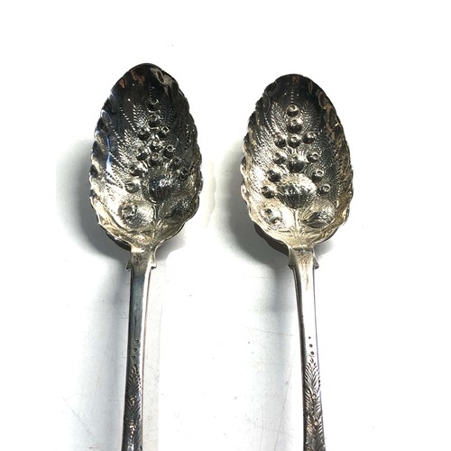 35 - 2 Antique Georgian silver berry spoons weight 124g