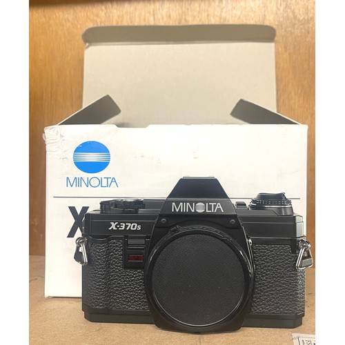 48 - Minolta X37OS camera with camera accessories includes Minolta x-370s, Sun auto tele Zoom etc