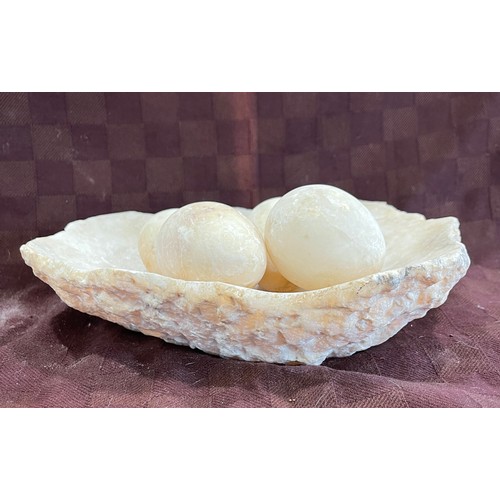 18 - Quartz style bowl and egg shaped pieces