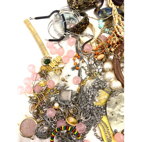 33 - Large selection of assorted costume jewellery