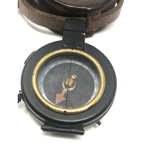 515 - WW1 British officers compass in leather case marked hobson & sons 1914 london compass marked F-L 191... 