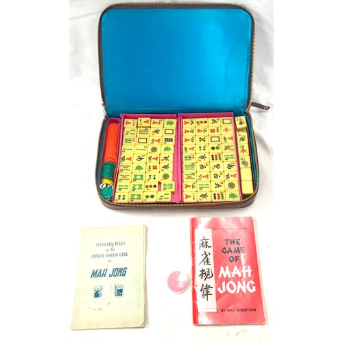 48 - Vintage cased Mah Jong gaming set