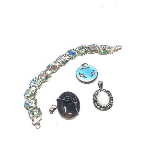 472 - 4 X Sterling silver vintage jewellery items
