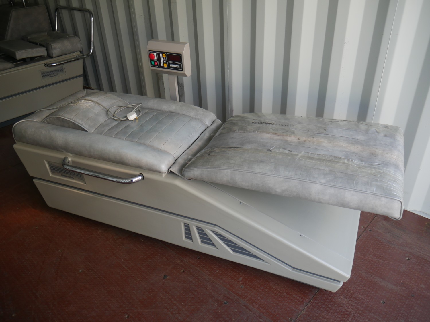 6 TONING BEDS (ALL WORKING)