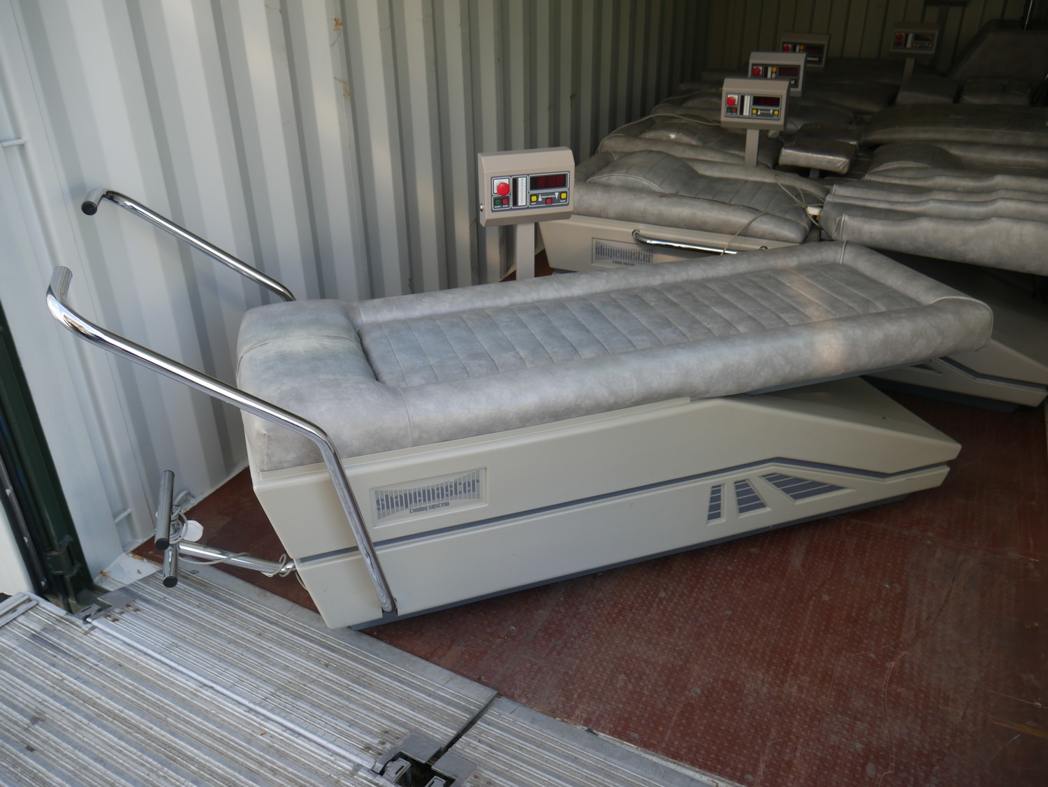 6 TONING BEDS (ALL WORKING)