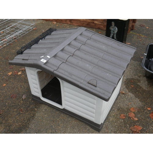 33 - SMALL PVC KENNEL
