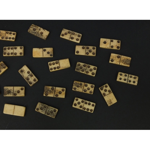 40 - Selection of prisoner of war bone dominoes, each 3cm wide