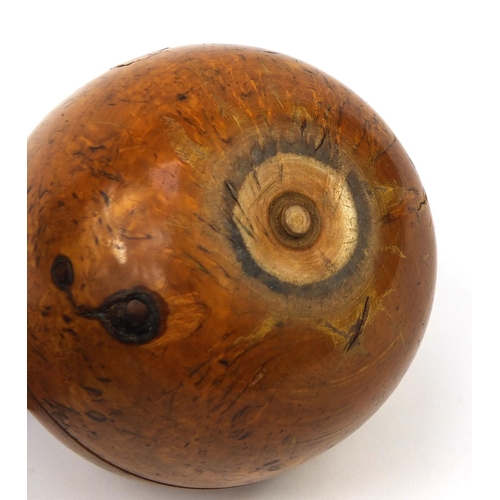40 - ** DESCRIPTION AMENDED 30/6 ** Treen string box in the form of an apple with brass stork, 12cm high