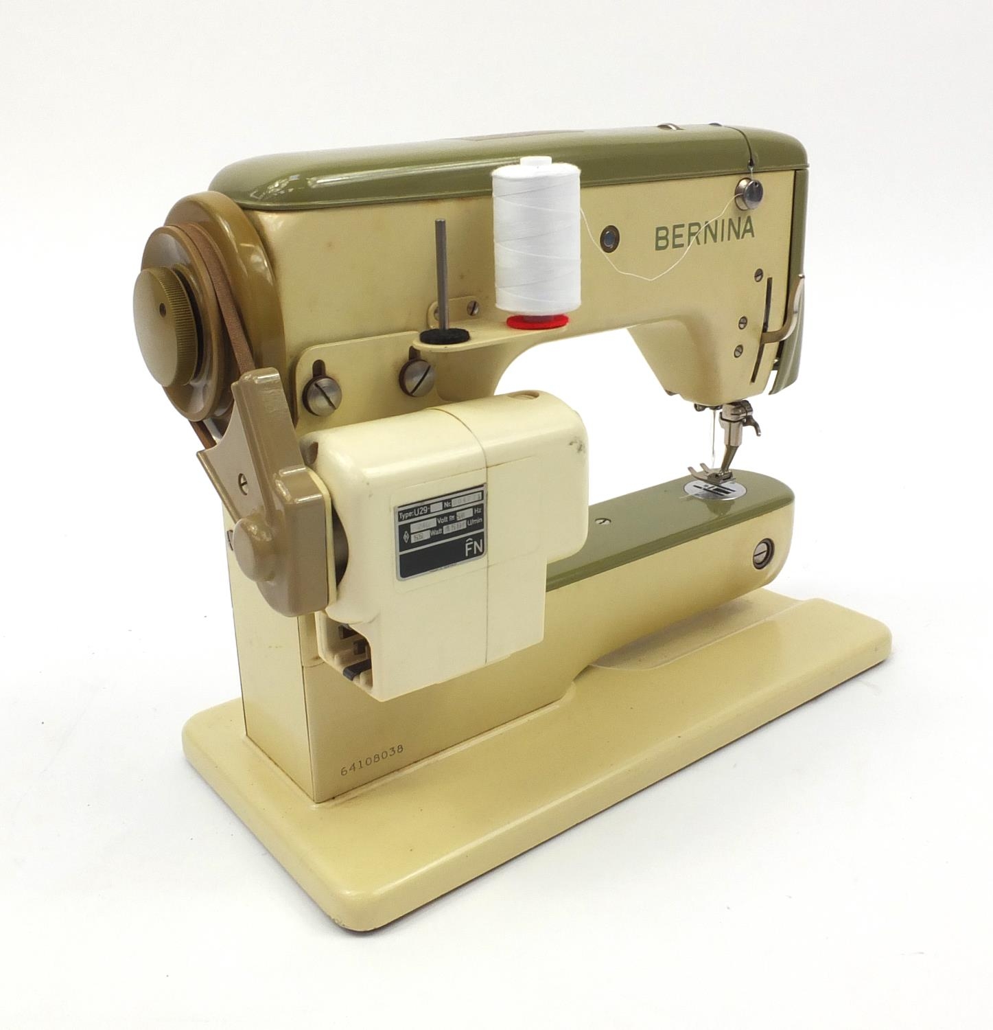 Vintage Bernina 700 sewing machine with carry case