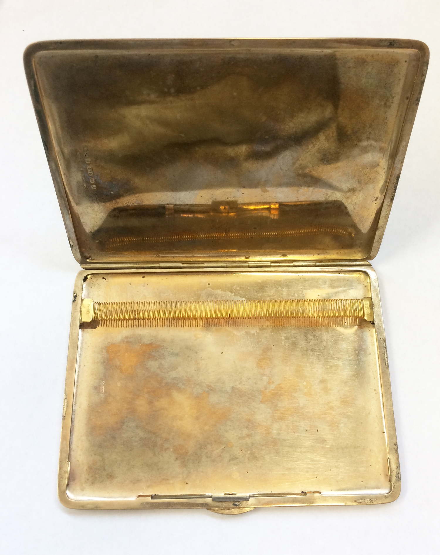 9ct Gold Engine Turned Cigarette Case, fully hallmarked