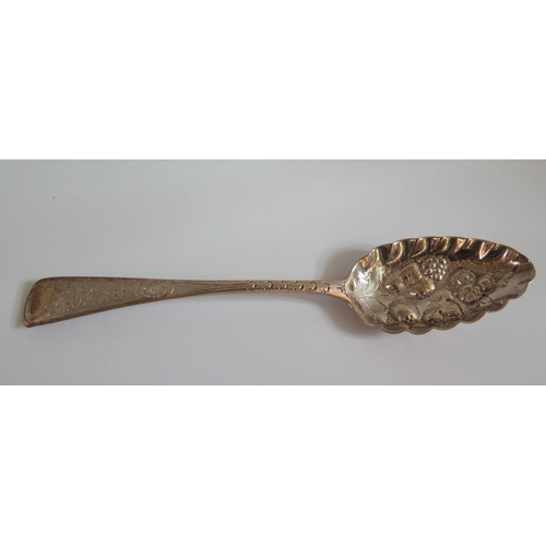 23 - A George III Silver Berry Spoon, Exeter 1813, Simon Harris, 59g