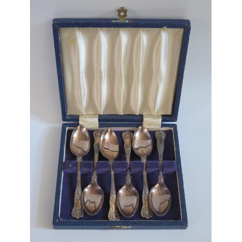 27 - A Cased Set of Sheffield Silver Teaspoons, 128g