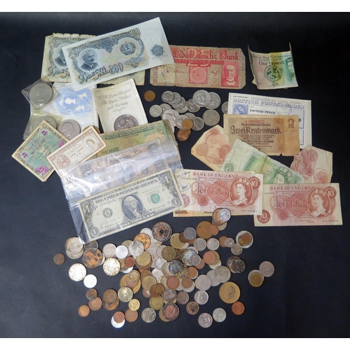 467 - A Selection of World Coins including a £5 Commemorative Crown, other crowns, world bank notes includ... 