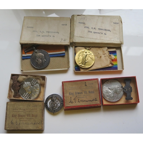 574 - A WWI Boxed Medal Pair awarded to 42262 PTE. C.E. VENNIMORE. THE QUEEN'S R., For King & Country Serv... 