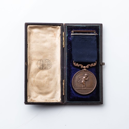 33 - A ROYAL HUMANE SOCIETY MEDALBronzeAccompanied by original box and part papers(name on the rim is )E.... 