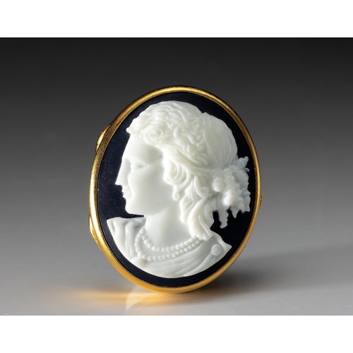 51 - AN ESTEE LAUDER SOLID PERFUME COMPACT, TIMELESS CAMEO, 2010