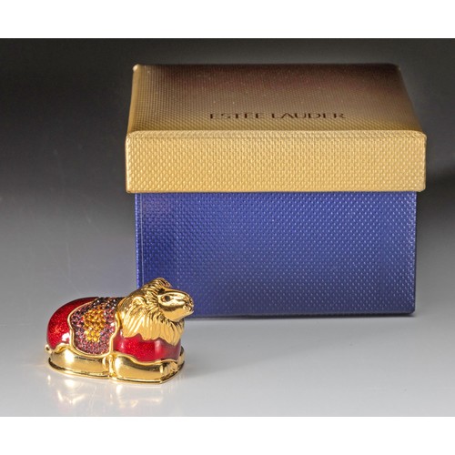 6 - AN ESTEE LAUDER SOLID PERFUME COMPACT, LEGENDARY LION - DESIGNED BY JUDITH LEIBER, 2004
